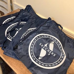 8 new Skechers Bags